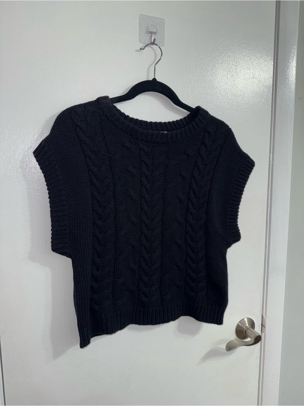 Self Contrast Chunky Knit Sleeveless Silhouette Size L $95